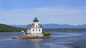 Jung-on-the-Hudson-lighthouse